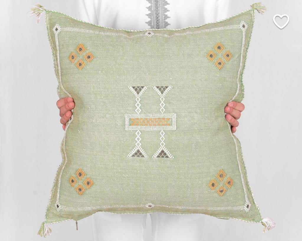 WhatsApp-Image-2021-04-08-at-16.24.06.jpeg Handwoven Moroccan Cactus Silk Pillow Cover – Artisan Cushion in Multiple Colors (50×50 cm / 60×40 cm)