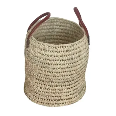 a1c9352bc599c587efc57988cc9c97b206ff90fd84b64601a1195d315fbccc94-1.webp Handwoven Bucket Basket – Palm Leaf & Leather Storage Solution