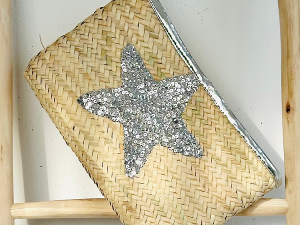 Handwoven Straw Pouch – Boho Chic Clutch for Everyday Essentials