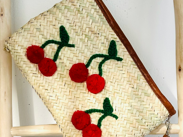 Handwoven Straw Pouch – Boho Chic Clutch for Everyday Essentials