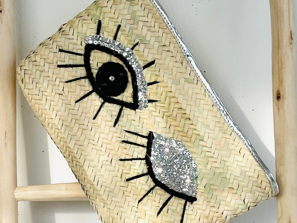 Handwoven Straw Pouch – Boho Chic Clutch for Everyday Essentials