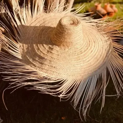 e51cc55421a9cea066867d91163ea63a2968b8ec4b66f29a6baf0be1805db708-1.webp Decorative Palm Leaf Hats