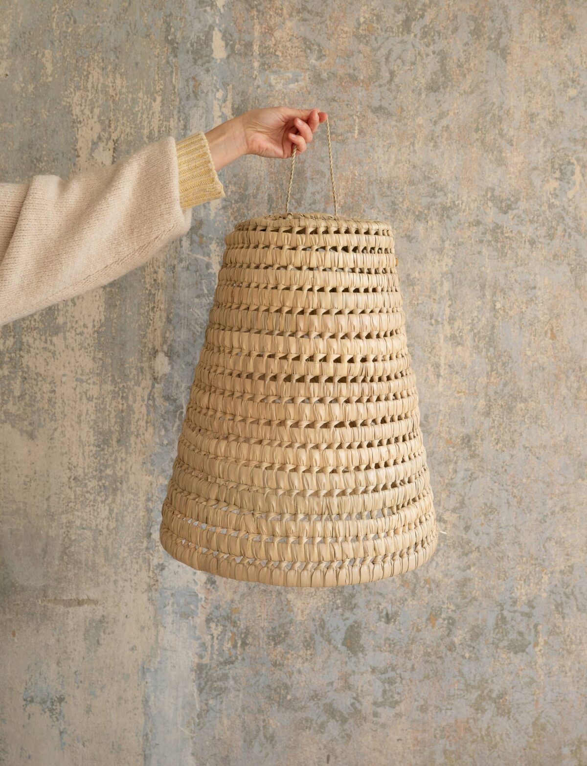 Handwoven Palm Leaf Pendant Light – Moroccan Boho Ceiling Lamp