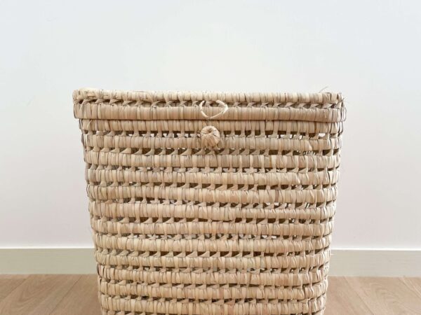 Square Wicker Laundry Basket with Lid – Handwoven Storage Hamper