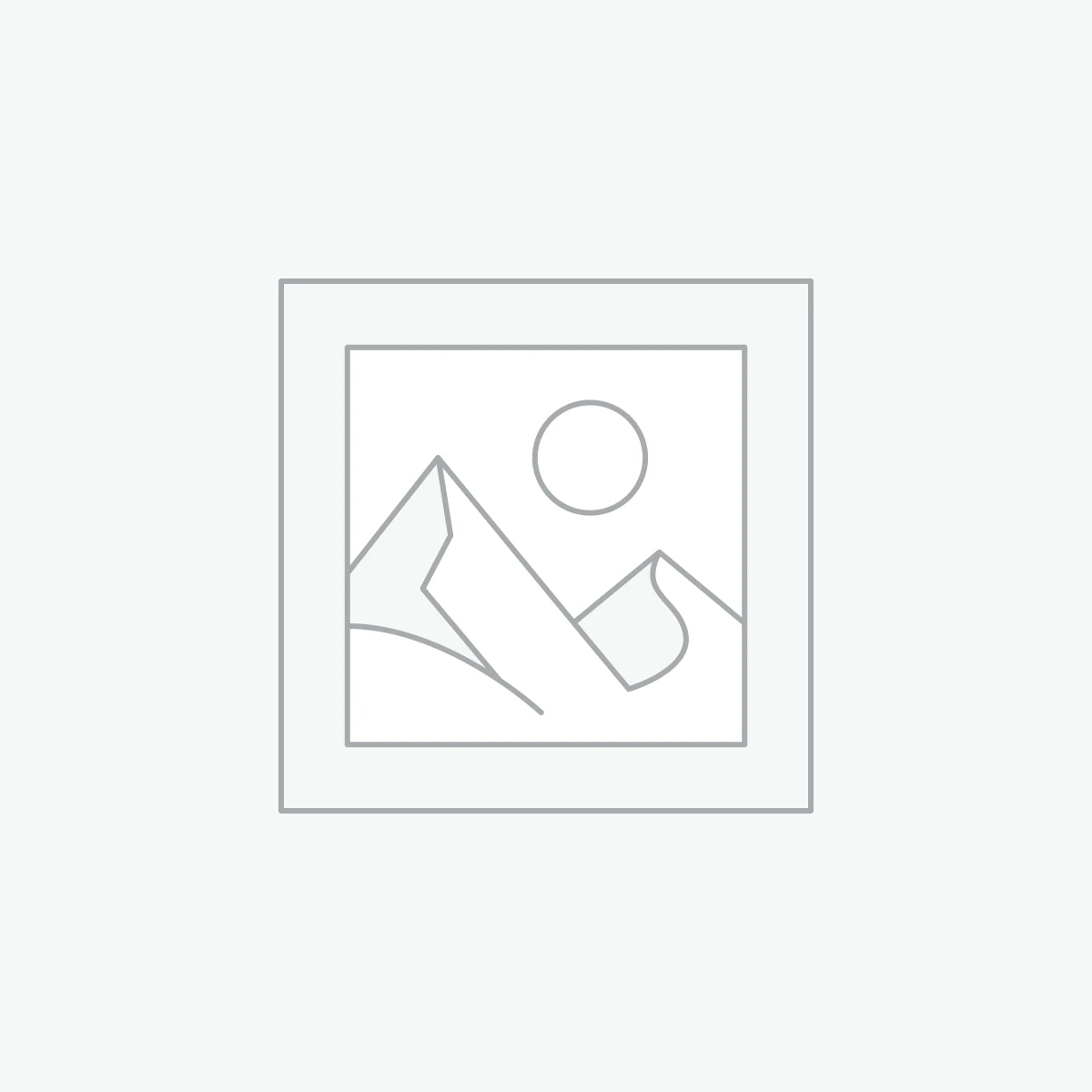 Chic Handwoven Beach Basket – Natural Palm Leaf Tote